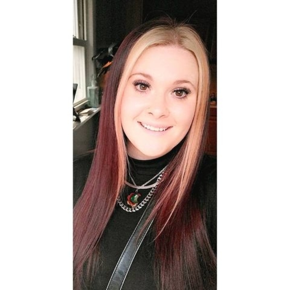 Meet your Posher, Emilee